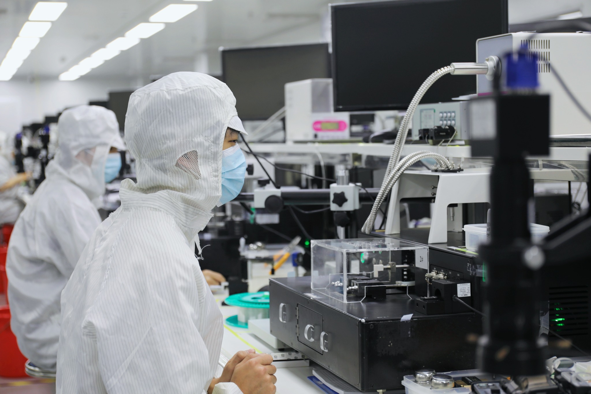 KernsTech fiber optic component production and testing